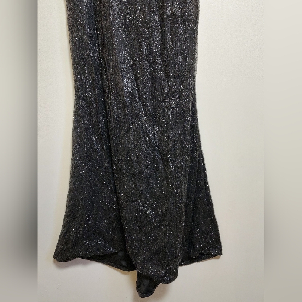 Elegant Black Fringe Sequined Mermaid Dress - Picture 3 of 11
